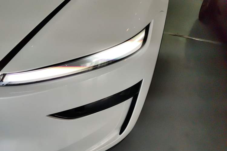 Used Tesla Model Y 2025 Rear-Wheel Drive First Edition