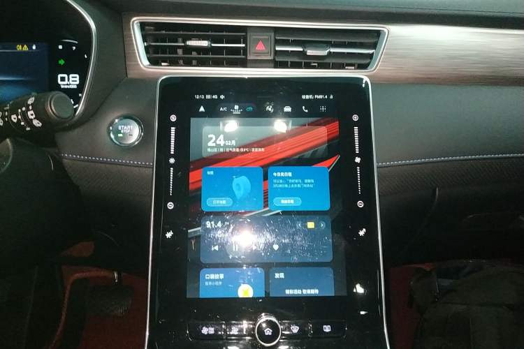 Used Roewe RX5 2023 PLUS 330TGI Automatic Trendsetting Smart Edition Audio And AC Panel