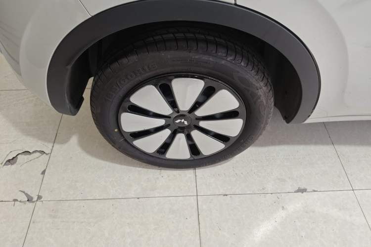 Used Wuling Bingo 2024 333 km Enjoyment Version Right Rear Wheel Hub