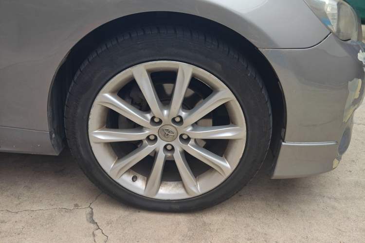 Used Toyota Reiz 2010 2.5S Fashion Elite Edition Right Front Wheel Hub