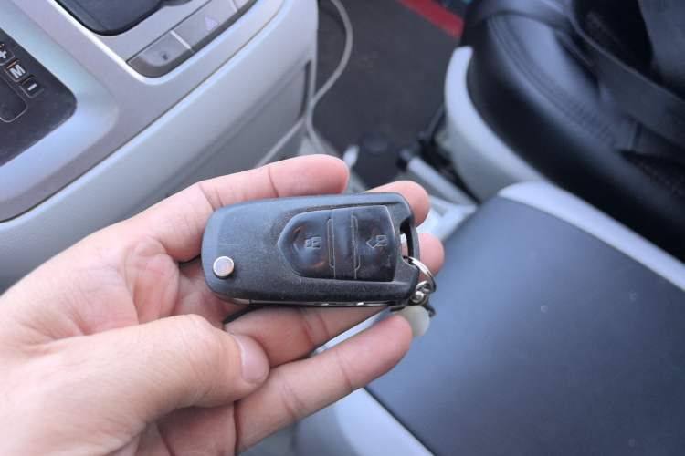 Used SAIC MAXUS G10 2016 2.0T Automatic Luxury Edition Vehicle Key