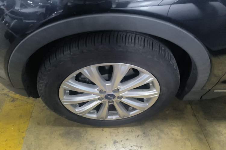 Used Ford Kuga 2017 EcoBoost 245 4x4 Prestige Edition Left Front Wheel Hub