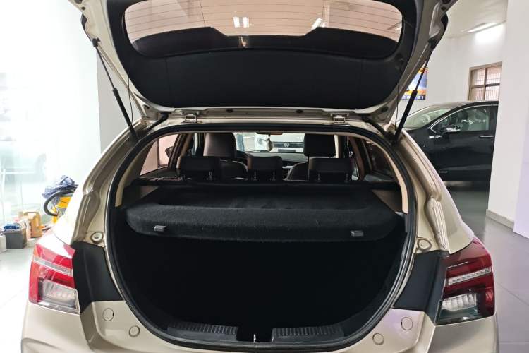 Used Geely Auto Vision S1 2018 1.4T CVT FENGXING Model Trunk