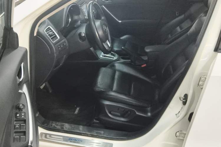 Used Mazda CX-5 2013 2.5L Automatic 4x4 Luxury Version Driver Seat