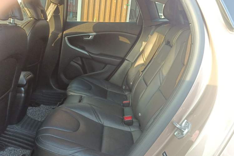 Used Volvo V40 2017 T3 Zhiyi Edition