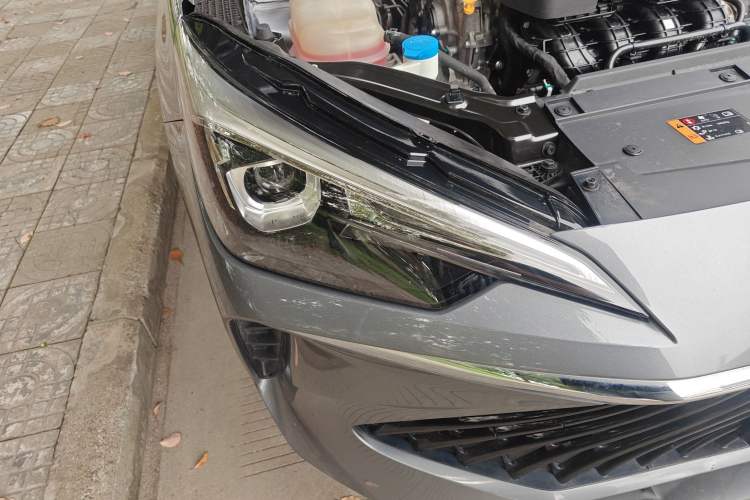 Used Roewe i5 2023 1.5L CVT Luxury Edition Right Front Headlight