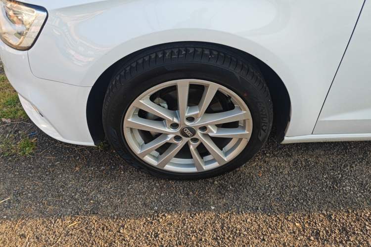 Used Audi A3 2020 Restyled Sportback 35 TFSI Entry-Level China VI Emission Standard Left Front Wheel Hub