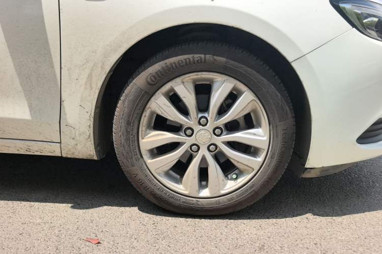 Used Buick GT 2021 Revised Version Flagship 1.5L Automatic Elite Edition Right Front Wheel Hub