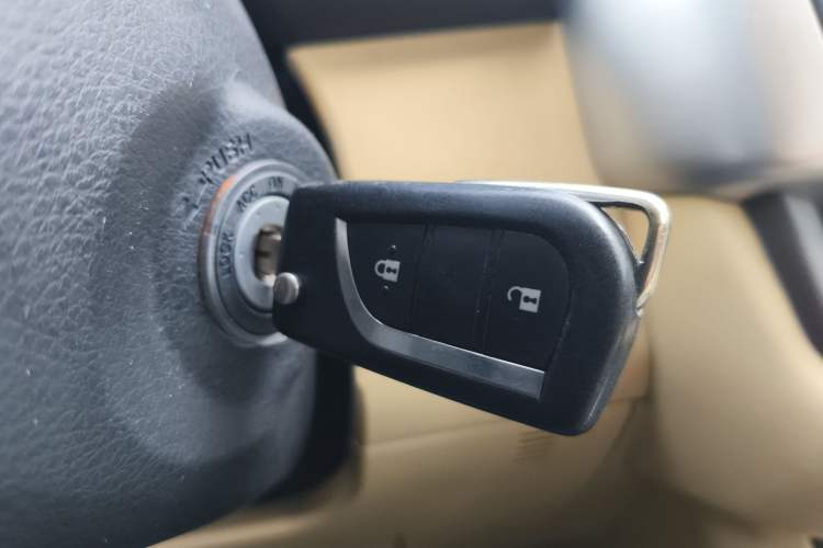 Used Toyota Highlander 2018 2.0T Two-Wheel Drive Elite Edition 5 Seats Emission Standard China V
