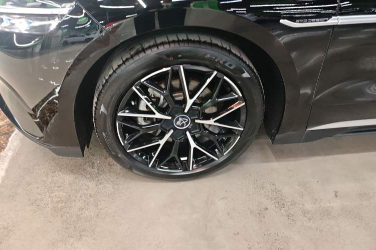 Used BYD Han 2025 DM-i 125KM Prestige Model
