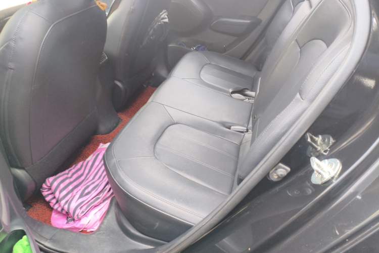 Used Hyundai ix35 2015 2.0L Automatic Two-Wheel Drive Leading Trim China IV Standard
