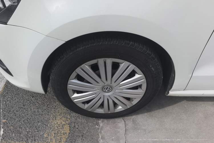 Used Volkswagen Polo 2016 1.6L Automatic Comfort Model
