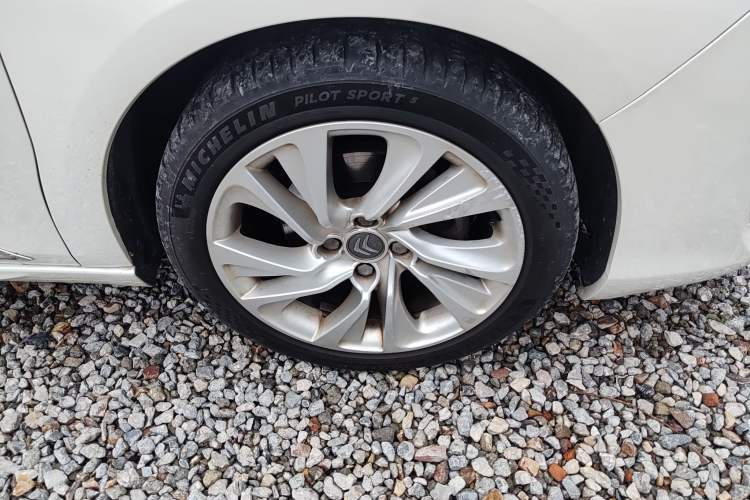 Used Citroen C4L 2013 1.6 THP Automatic Impression Edition Right Front Wheel Hub