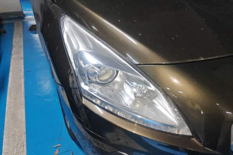 Used Peugeot 3008 2013 2.0L Automatic Trend Edition Right Front Headlight