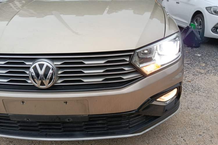 Used Volkswagen C-TREK 2018 1.5L Automatic Comfort Model Left Front Headlight