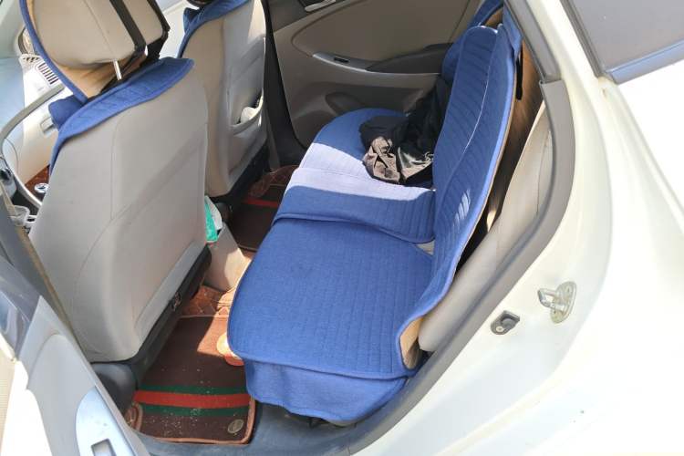 Used Hyundai Verna (older generation) 2014 1.4L Manual Smart GLS Trim Left Rear Seat