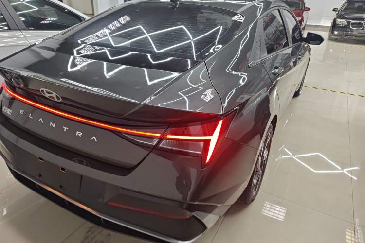 Used Hyundai Elantra 2023 1.5L CVT LUX Prestige Edition
