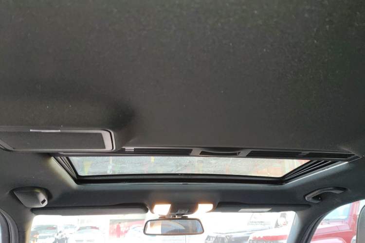 Used Mercedes-Benz E-Class 2015 Facelift E 200 L Sport Edition