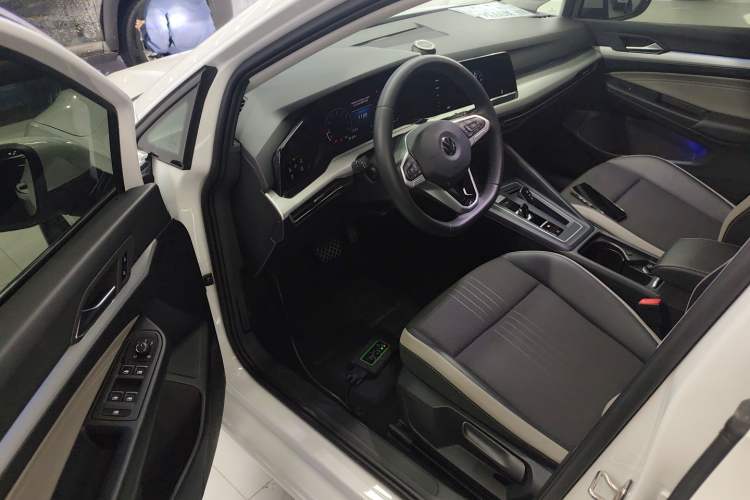 Used Volkswagen Golf 2021 280TSI DSG Pro Driver Seat