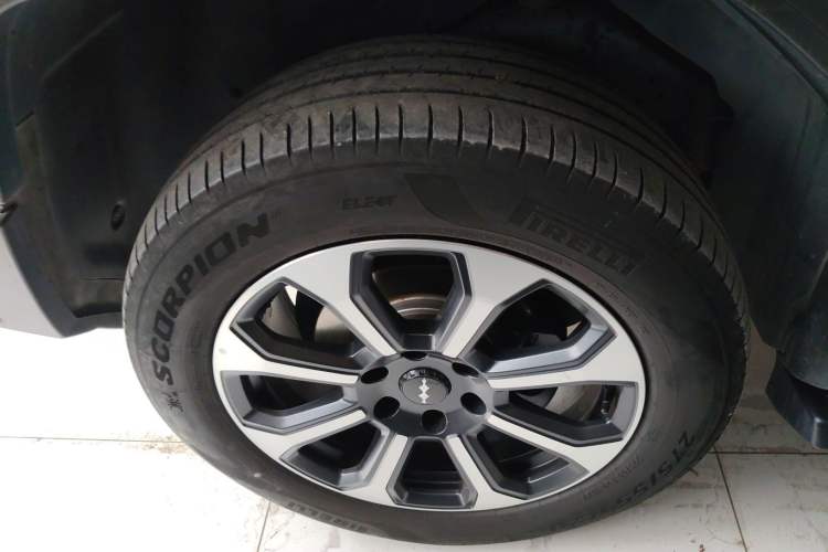 Used Formula Leopard 5 2023 Navigator Edition
