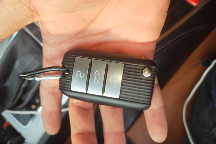 Used Roewe RX5 2016 20T Two-Wheel Drive Automatic Internet Smart Edition
