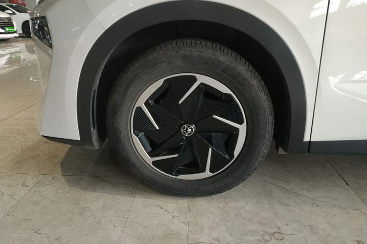 Used Venucia VX6 2023 520 Pro
