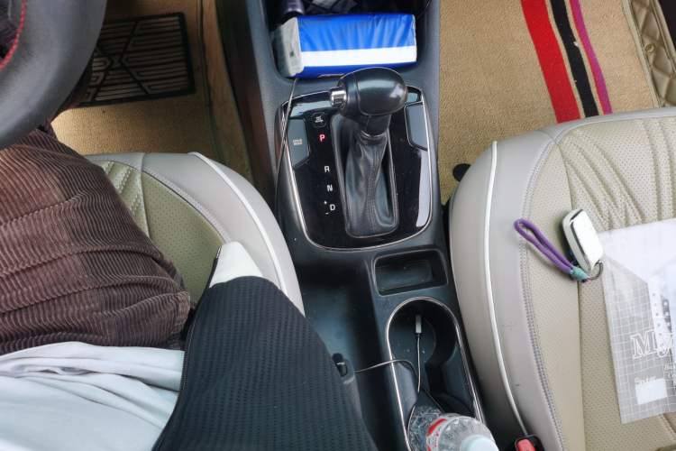 Used Kia K3 2016 1.6L Automatic GLS Gear Lever