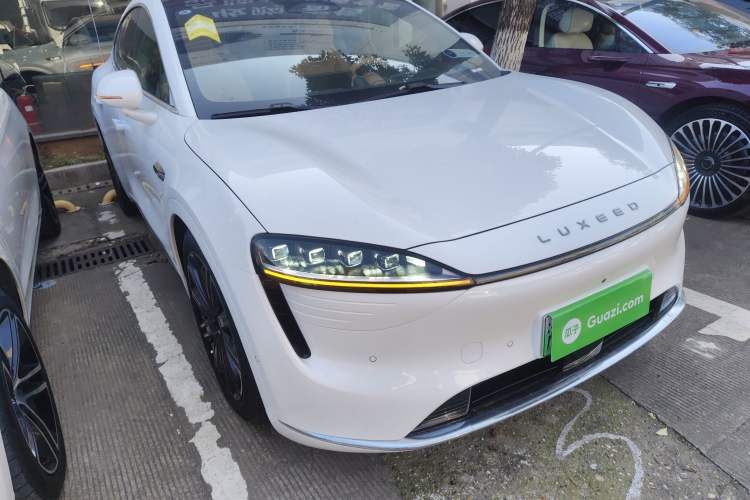 Used Hima Luxeed R7 2025 Extended-Range 251km Pro Front Right 45 Deg