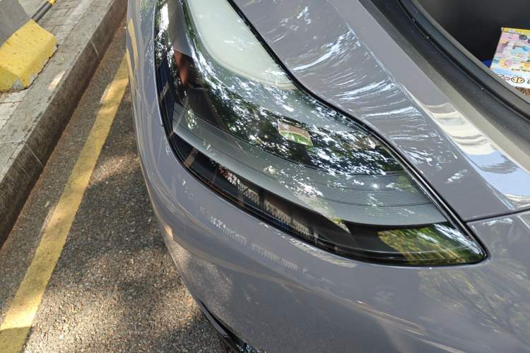 Used Tesla Model Y 2021 Long-Range All-Wheel-Drive Version Right Front Headlight