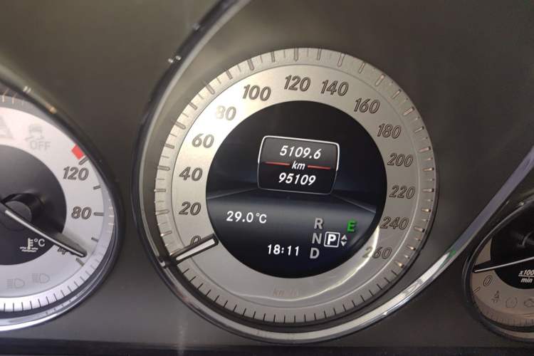 Used Mercedes-Benz GLK-Class 2013 GLK 300 4MATIC Dynamic Sunroof Model