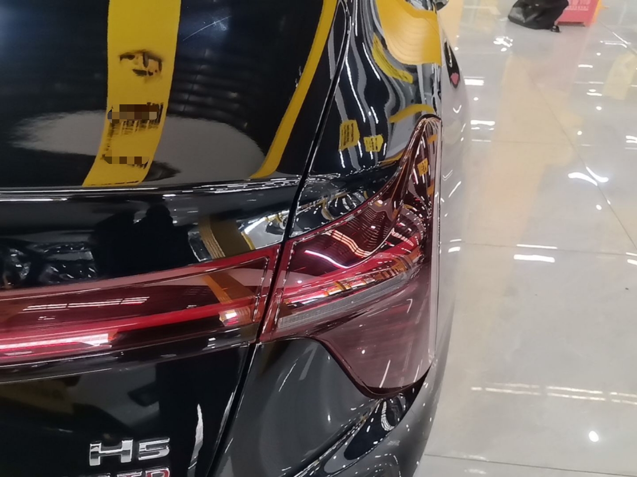Hongqi H5 2025 Model 2.0T Automatic Xuan Ying 2 Million Units Commemorative Edition — снимка 9