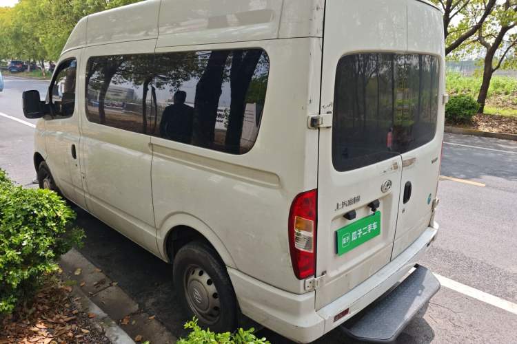 Used SAIC MAXUS Xintu V80 2023 2.0T Manual Classic Aoyuntong Short Wheelbase Mid-Roof 5/6-Seater Rear Left 45 Deg