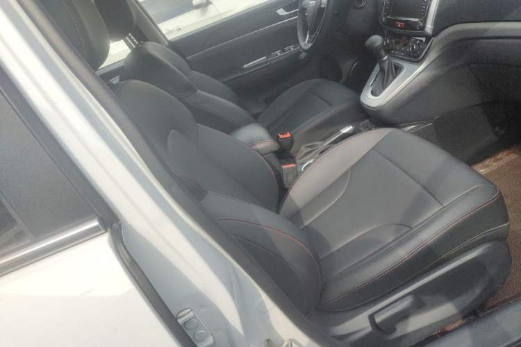 Used Haval M6 2019 1.5T DCT Two-Wheel Drive Elite Version China VI Standard
