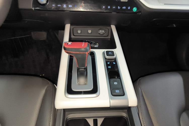 Used Hyundai ix35 2023 Musso 2.0L Deluxe Edition DLX Gear Lever