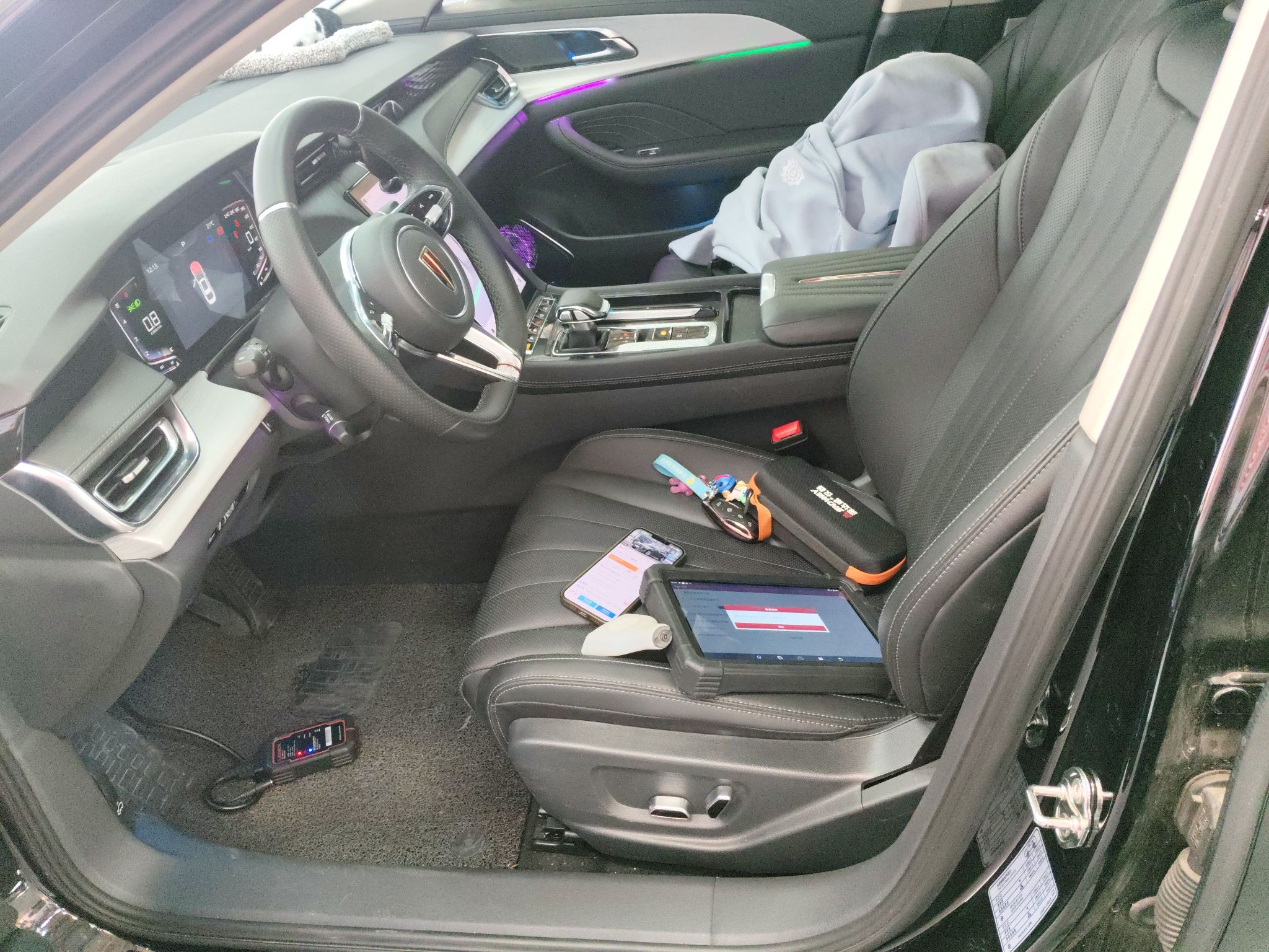 المقاعد الأمامية داخل السيارة