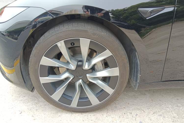 Used Tesla Model 3 2023 Long-Range All-Wheel-Drive Version