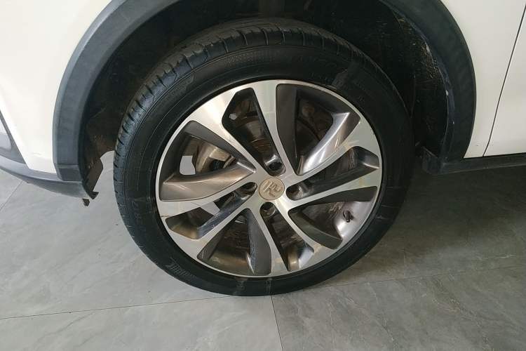 Used BYD Yuan 2017 1.5L Manual Cool Connect Model Exterior 4