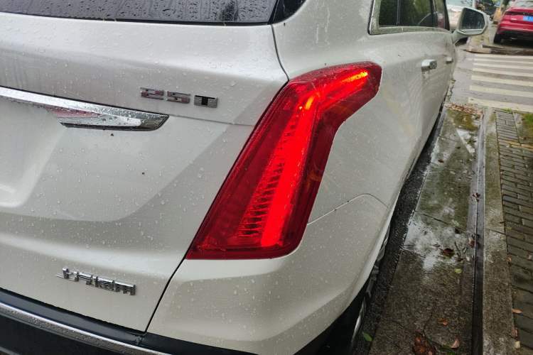 Used Cadillac XT5 2016 25T Luxury Model
