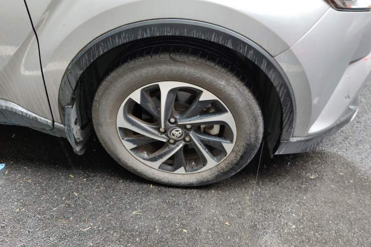 Used Toyota IZOA 2020 2.0L Yichi Version Right Front Wheel Hub