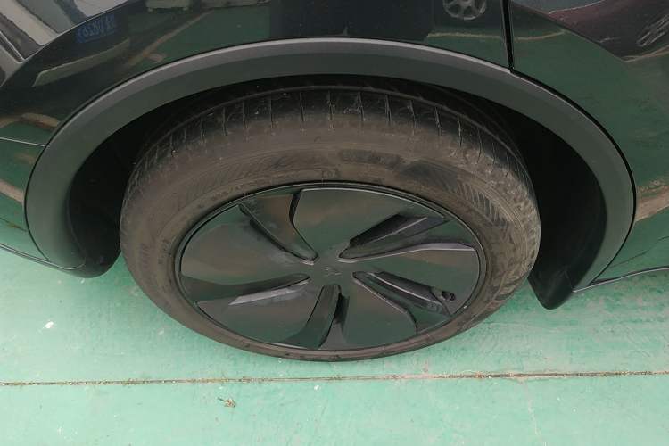 Used Tesla Model Y 2025 Rear-Wheel-Drive Version