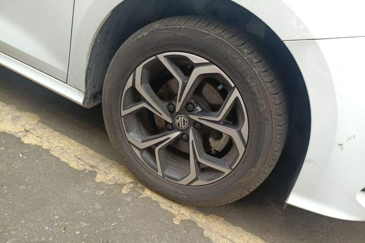 Used MG 5 2022 180 DVVT CVT Youth Luxury Edition
