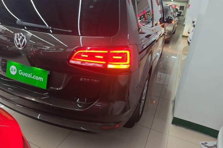 Used Volkswagen Sharan 2018 380TSI Comfort Edition 7-Seater
