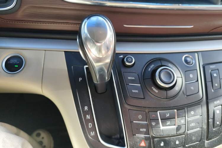 Used Buick GL8 2018 28T Luxury Model China VI Standard