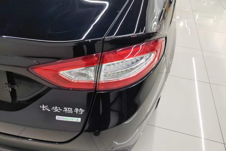 Used Ford Mondeo 2013 1.5L GTDi180 Fashion Edition Right Rear Taillight