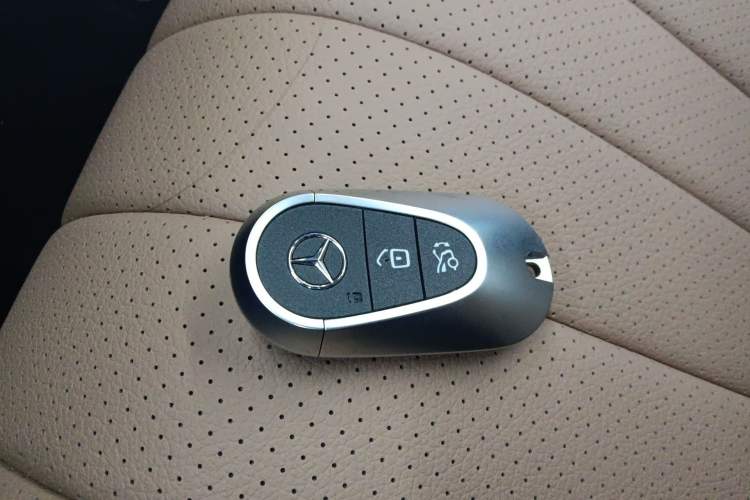 Used Mercedes-Benz E-Class New Energy 2024 E 350 e L Plug-in Hybrid Sedan Vehicle Key