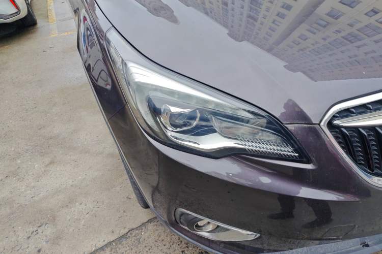 Used Buick Envision 2018 28T Four-Wheel Drive Elite Version Right Front Headlight