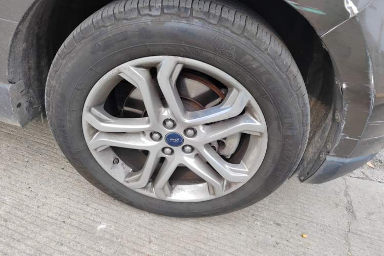 Used Ford Edge 2016 EcoBoost 245 Two-Wheel-Drive Titanium 7-Seater
