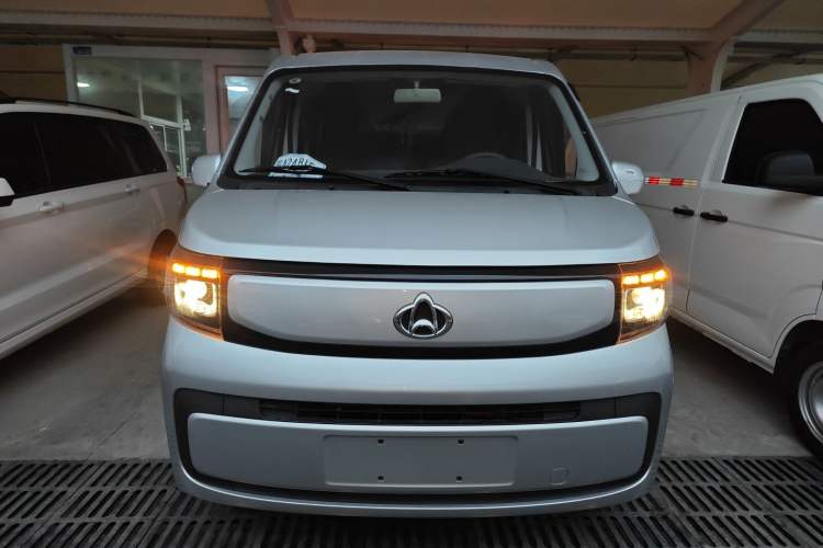 Used Chana Ruixing EM80 2025 Passenger Version Comfort Model 6 Seats 260 km Twin-Door Design 60 kW