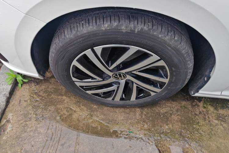 Used Volkswagen Lavida 2023 300TSI DSG Starry Full-Comfort Edition Left Front Wheel Hub