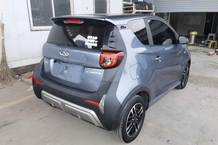 Used Chery QQ Little Ant 2022 Revised Version Sweet Pink Edition Half-Sugar Version Lithium Iron Phosphate 30.7 kWh 30 kW 301 km